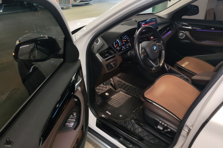 宝马X1 2021款 sDrive20Li 时尚型中控内饰20