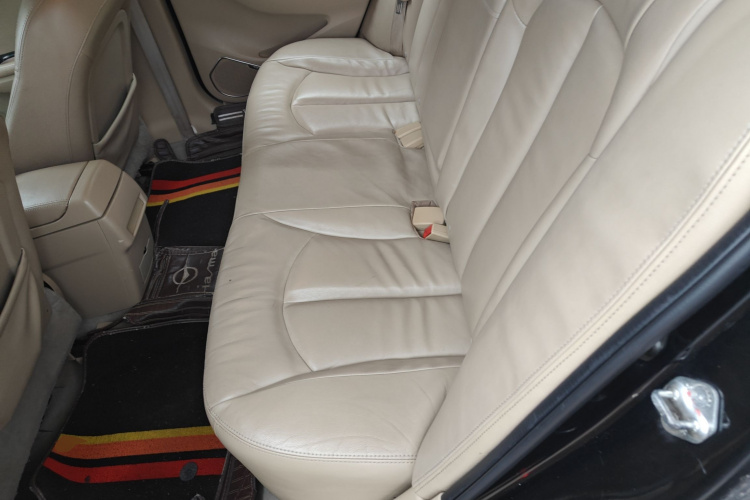 海马M8 2017款 1.8T 自动型中控内饰21