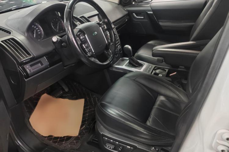 路虎 神行者2 2013款 2.0T Si4 HSE汽油版中控内饰7003