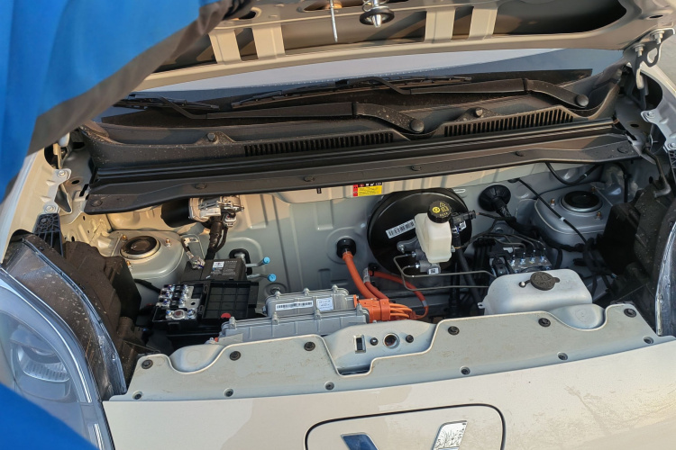 五菱汽车 宏光MINIEV 2025款 四门版 进阶款机舱底盘24