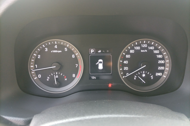 现代 途胜 2015款 1.6T 双离合两驱智能型局部细节14