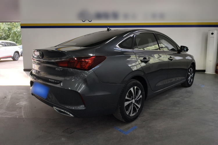 长安 逸动 2021款 PLUS 蓝鲸NE 1.4T GDI DCT尊贵型车身外观7