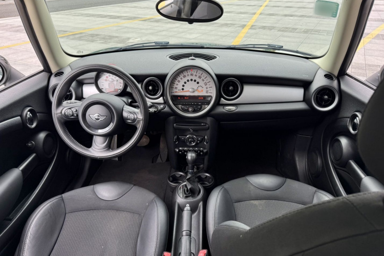 MINI Clubman 2011款 1.6L COOPER Fun中控内饰7005