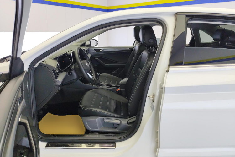 大众 速腾 2023款 200TSI 手动飞越版中控内饰19