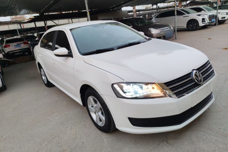 大众 朗逸 2013款 改款经典 1.6L 自动风尚版车身外观3