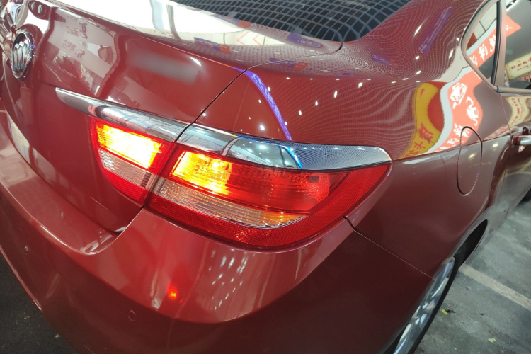 别克 英朗 2013款 GT 1.6L 自动时尚版车身外观9