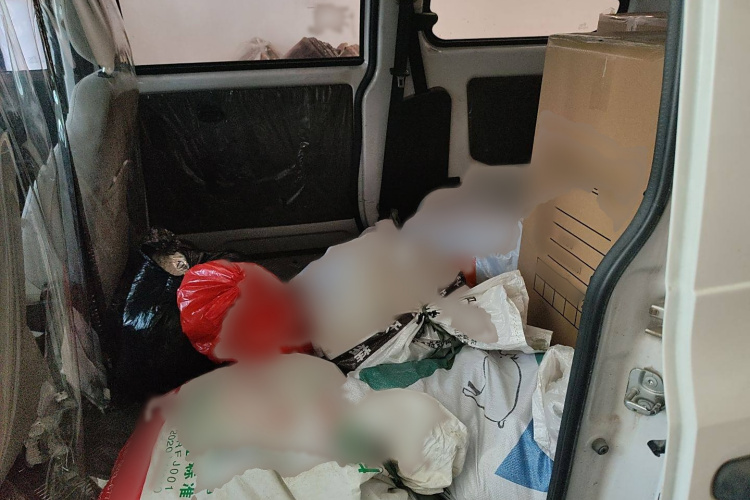 五菱汽车 五菱宏光V 2022款 1.5L劲取版液压助力LAR中控内饰7004