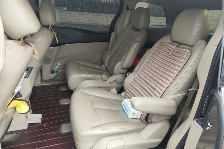 别克GL8 2015款 2.4L 豪华商务尊享版中控内饰21