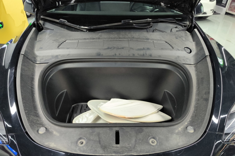 特斯拉 Model Y 2021款 标准续航后驱版局部细节24