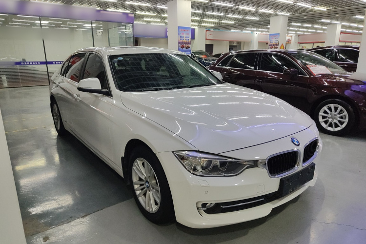 宝马3系 2015款 316Li 时尚型车身外观3