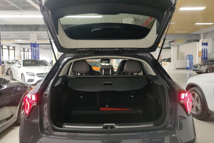 领克02 2019款 高能版 2.0T 自动两驱耀Pro版 国VI机舱底盘23