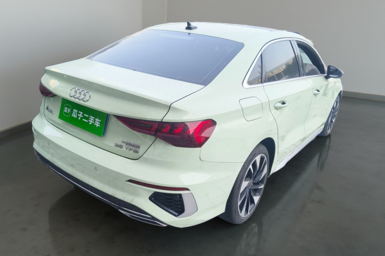 奥迪A3 2022款 A3L Limousine 35 TFSI 时尚运动型车身外观7