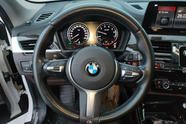 宝马X1 2020款 xDrive25Li 尊享型中控内饰13