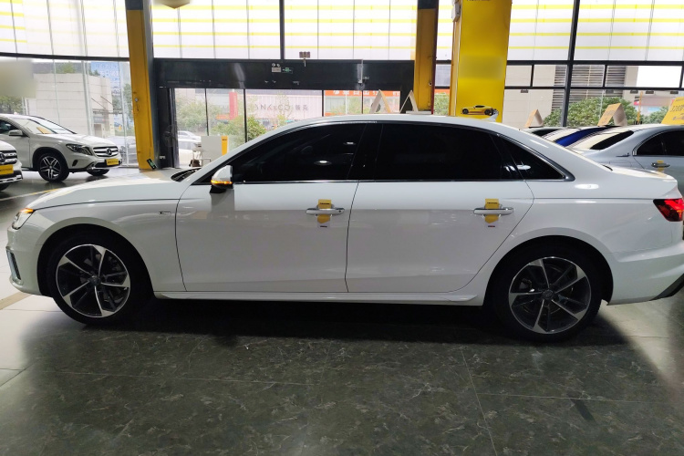奥迪A4L 2020款 40 TFSI 时尚动感型车身外观4