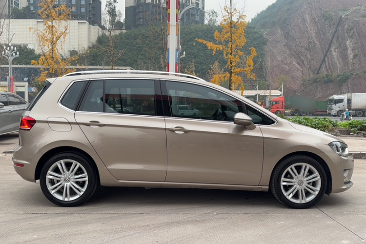 大众 高尔夫·嘉旅 2016款 230TSI 自动豪华型车身外观6007