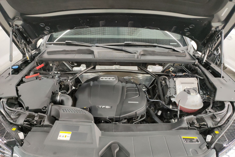 奥迪Q5L Sportback 2021款 40 TFSI 时尚型机舱底盘24