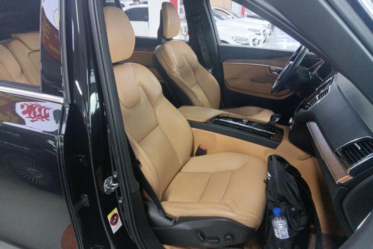 沃尔沃XC90 2018款 T6 智雅版 7座中控内饰41