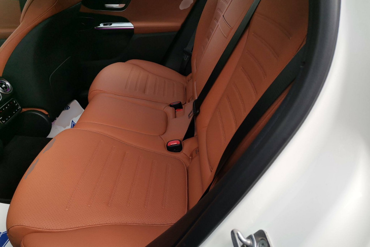 奔驰GLC 2024款 GLC 260 L 4MATIC 豪华型 5座中控内饰7004