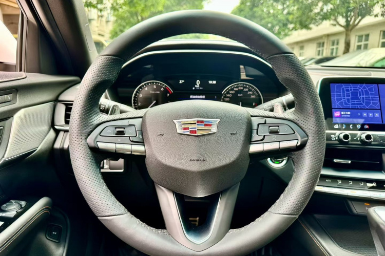 凯迪拉克CT4 2021款 28T 尊贵型中控内饰7004