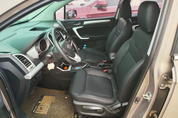 江汽集团 瑞风S3 2016款 1.5L CVT豪华型中控内饰19