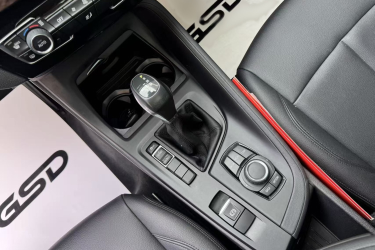 宝马X1 2018款 sDrive18Li 时尚型中控内饰7005