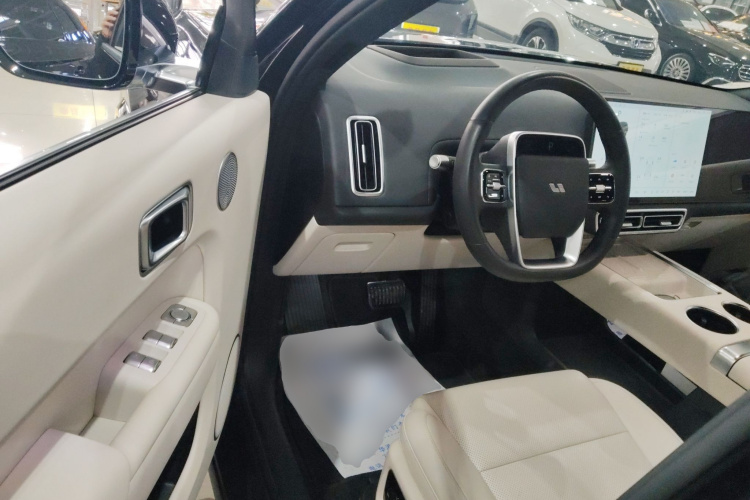 理想汽车 理想L9 2024款 Ultra中控内饰20