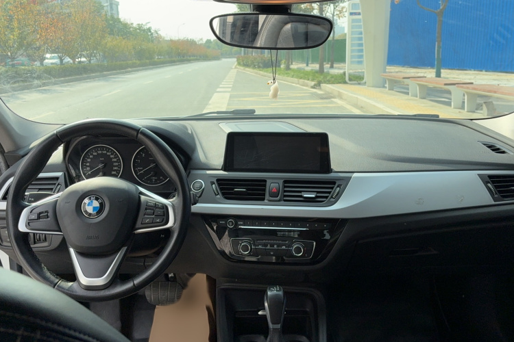 宝马1系 2017款 118i 时尚型中控内饰7003