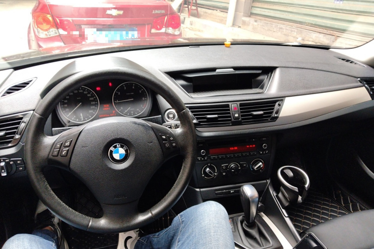 宝马X1 2013款 sDrive18i 时尚型中控内饰12