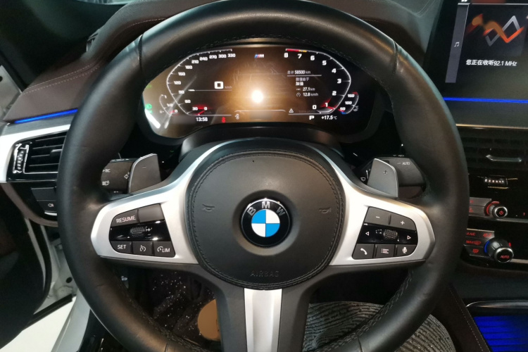 宝马5系 2021款 改款 530Li 领先型 M运动套装局部细节13