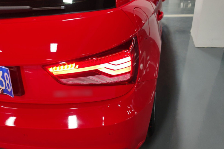 奥迪A1 2016款 30 TFSI Sportback Design风尚版车身外观9