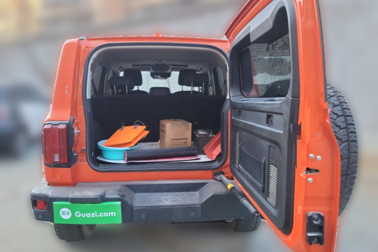 坦克300 2023款 越野版 2.0T 挑战者中控内饰23