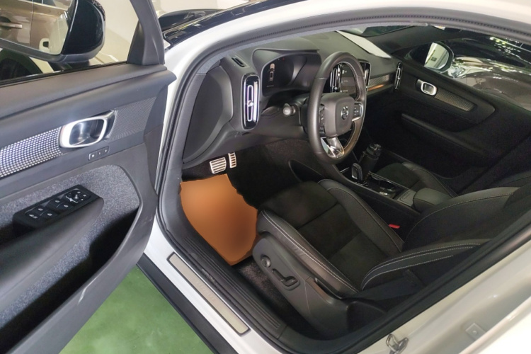 沃尔沃XC40新能源 2021款 P8 纯电 四驱智雅运动版中控内饰7003