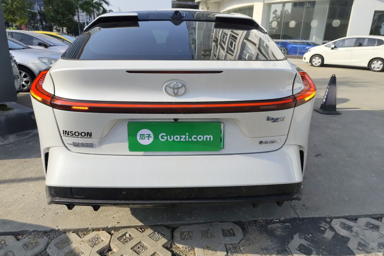 丰田bZ5 2025款 550 PRO智行版车身外观6