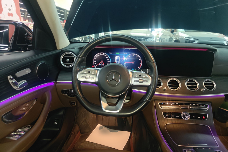 奔驰E级 2019款 E 260 L 运动型局部细节13