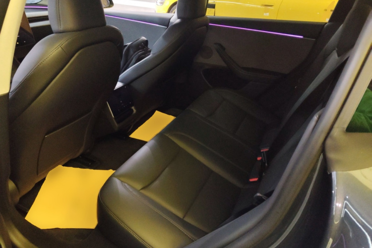 特斯拉 Model 3 2025款 后轮驱动版中控内饰21