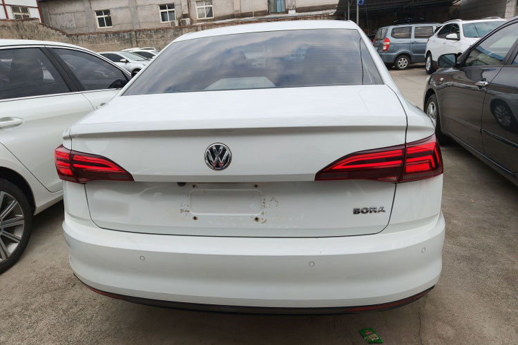 大众 宝来 2019款 改款 1.5L 手动时尚型 国V车身外观6