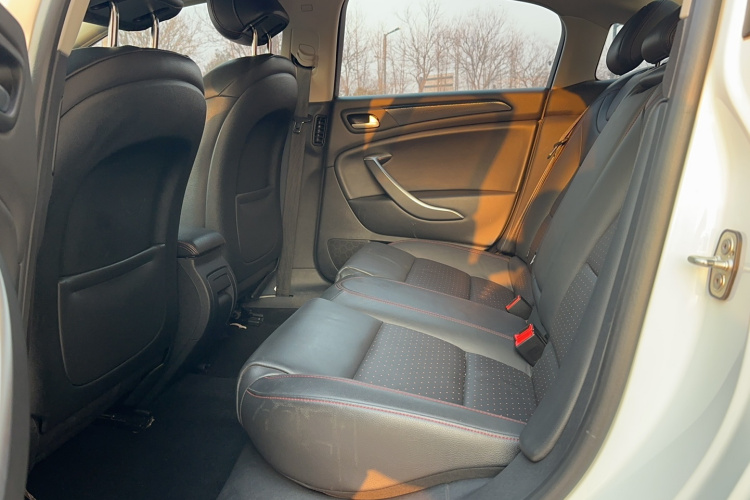 雪铁龙C5 2014款 1.6T 自动尊贵型中控内饰7002