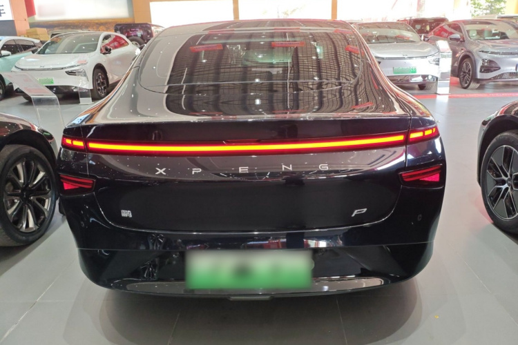 小鹏P7 2022款 480N+车身外观6