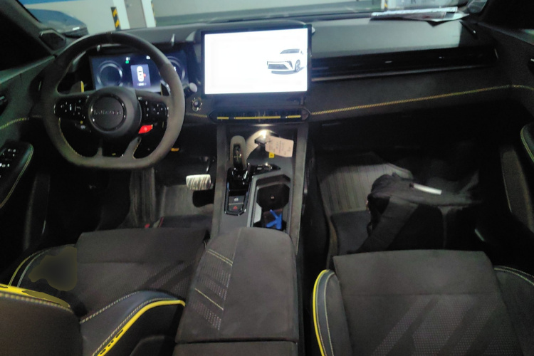 领克03 2025款 03+ 2.0TD 自动性能套装中控内饰12