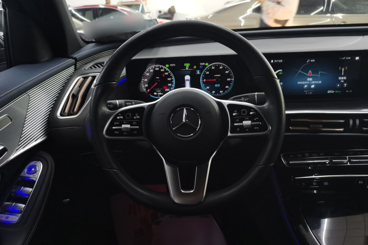 奔驰EQC 2021款 EQC 350 4MATIC中控内饰13