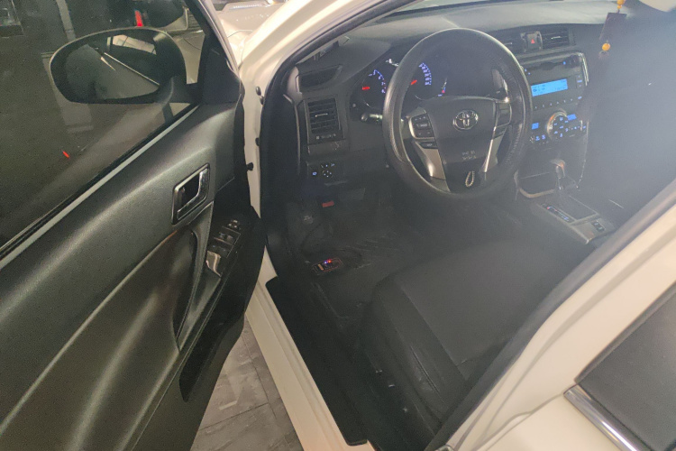 丰田 锐志 2013款 2.5V 菁锐版中控内饰20