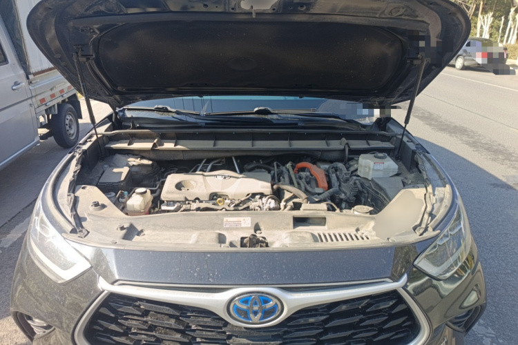 丰田 汉兰达 2022款 双擎 2.5L 四驱尊贵版 7座局部细节24