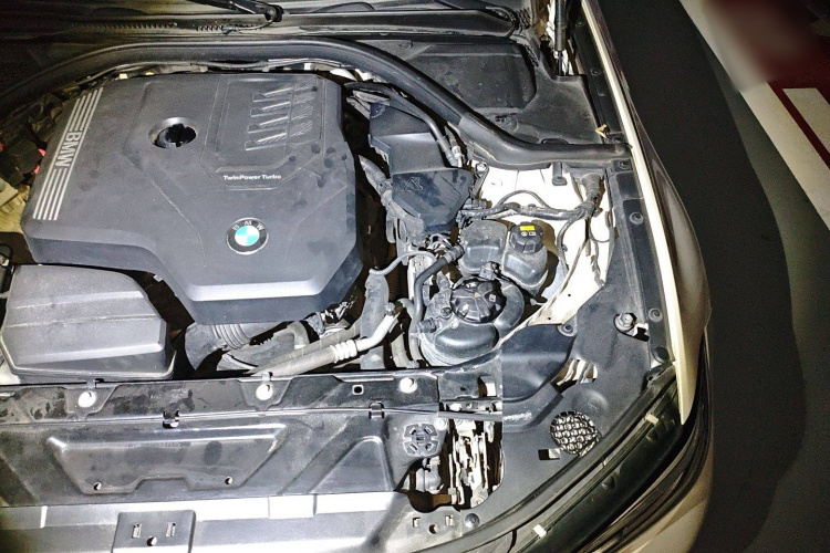 宝马3系 2020款 325Li M运动套装局部细节9007