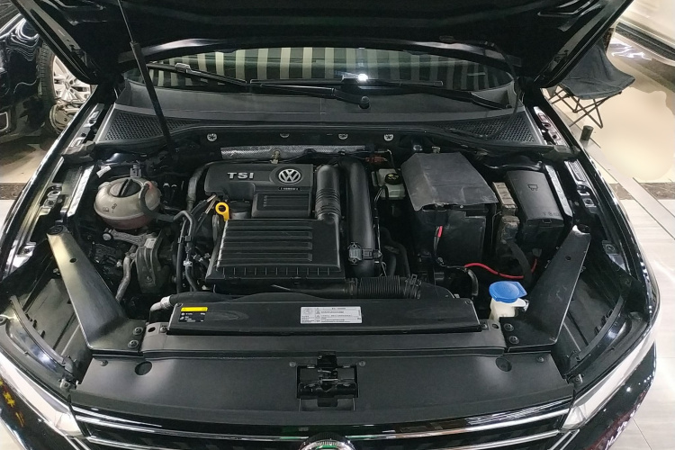 大众 迈腾 2017款 280TSI DSG 舒适型机舱底盘24