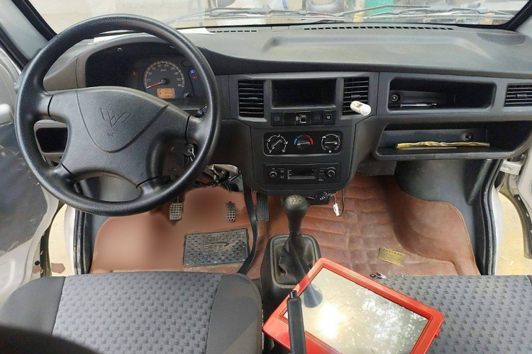 五菱汽车 五菱之光 2023款 1.5L 实用型 5/7座中控内饰7001