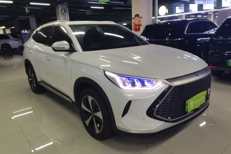 比亚迪 宋PLUS新能源 2021款 DM-i 51KM 尊荣型车身外观3