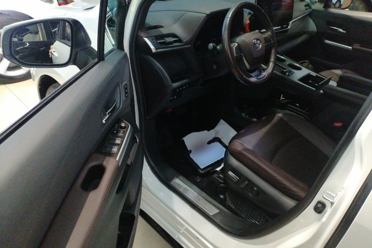 丰田 格瑞维亚 2022款 2.5L混动 旗舰版中控内饰20