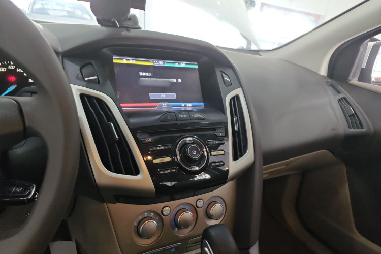 福特 福克斯 2012款 三厢 1.6L 自动舒适型中控内饰12
