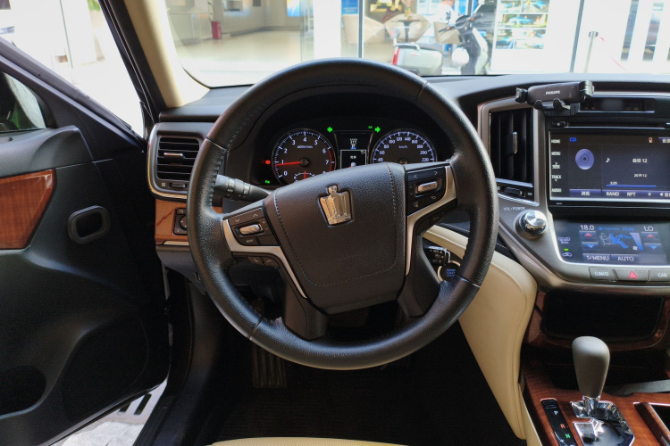 丰田 皇冠 2015款 2.0T 时尚版局部细节13