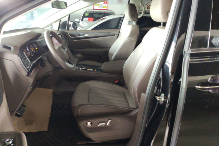 大众 威然 2023款 改款 380TSI 尊驰版中控内饰19